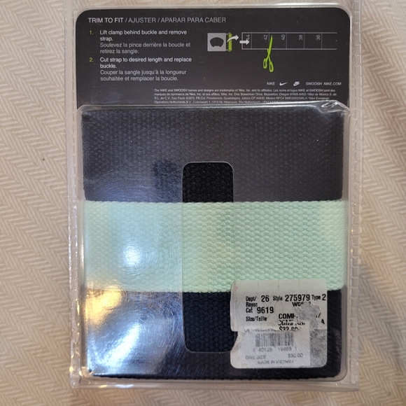 Nike adjustable belt with 3 color options - Picture 2 of 4